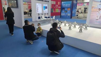 科技共情，舞動未來 首屆東北亞創博會中人形機器人引領數字創意新浪潮